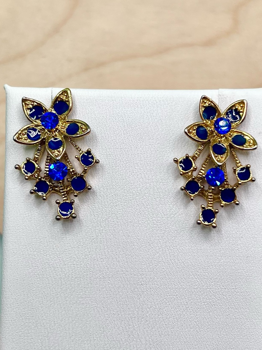 Vintage Sapphire Blue Rhinestone Flower Dangle Earrings Gold Tone Retro Glam